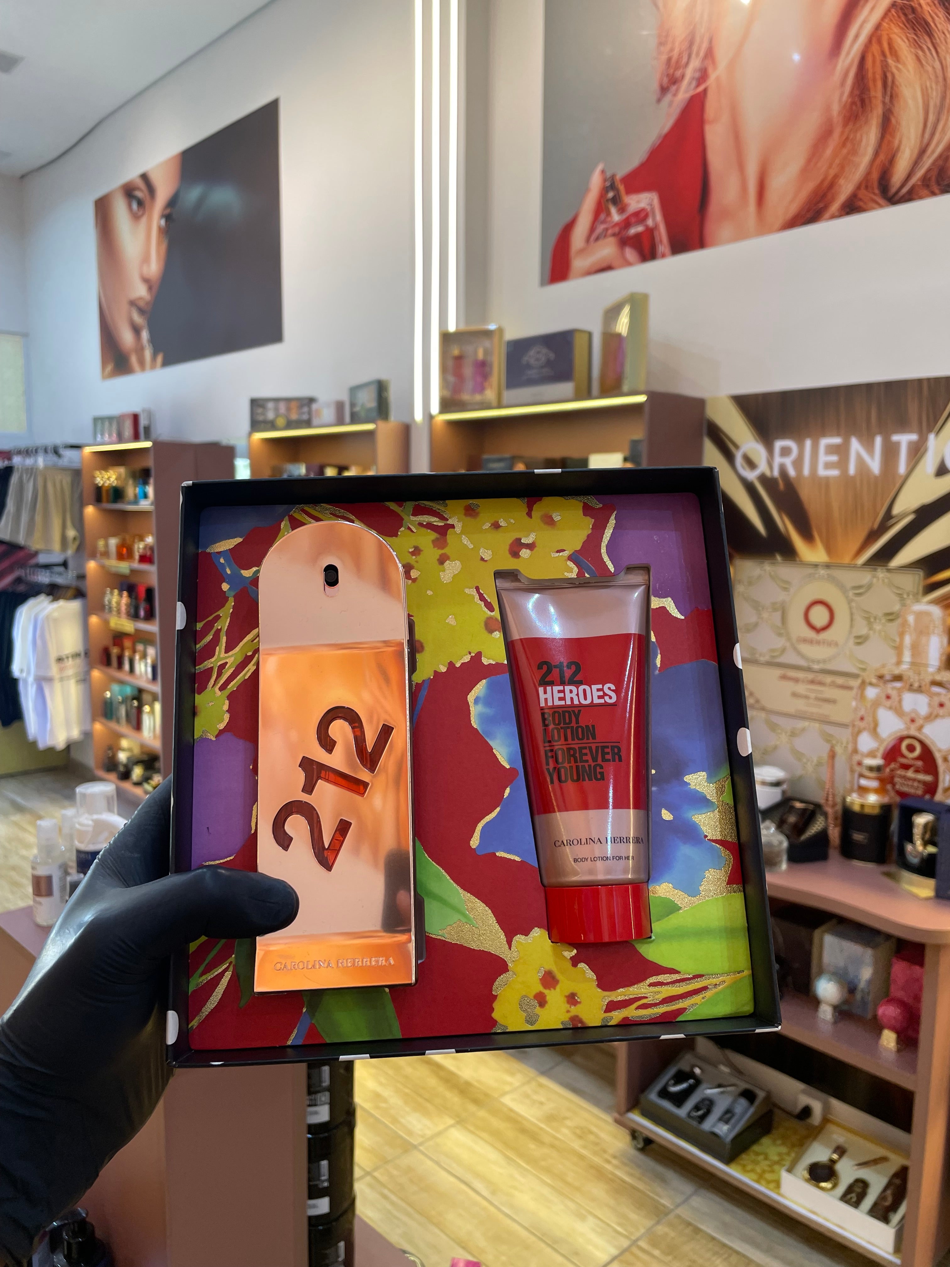 KIT CH 212 - CAROLINA HERRERA - EAU DE PARFUM - 80ML