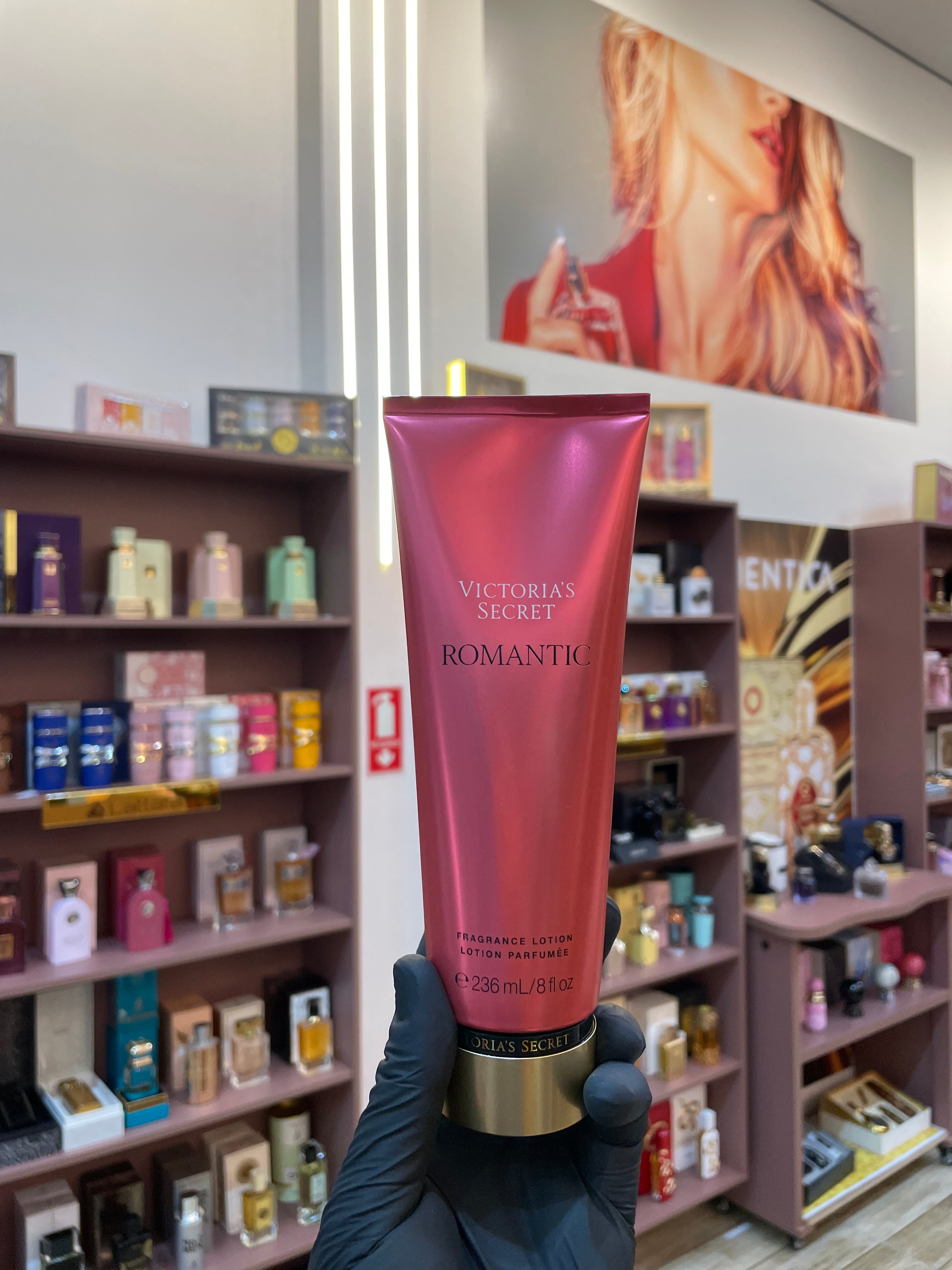 ROMANTIC - VICTORIA'S SECRET - CREME - 236ML