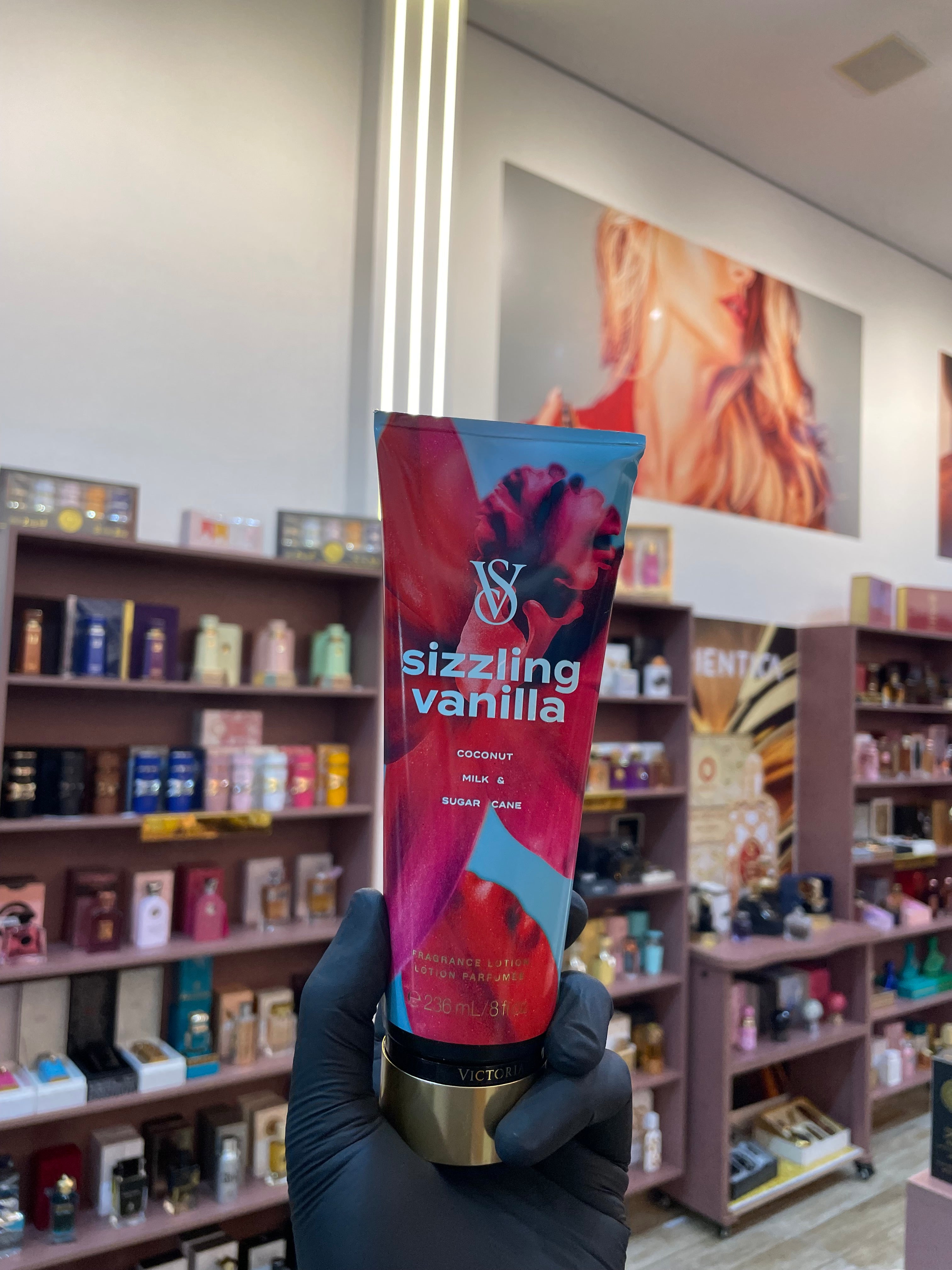SIZZLING VANILLA - VICTORIA'S SECRET - CREME - 236ML